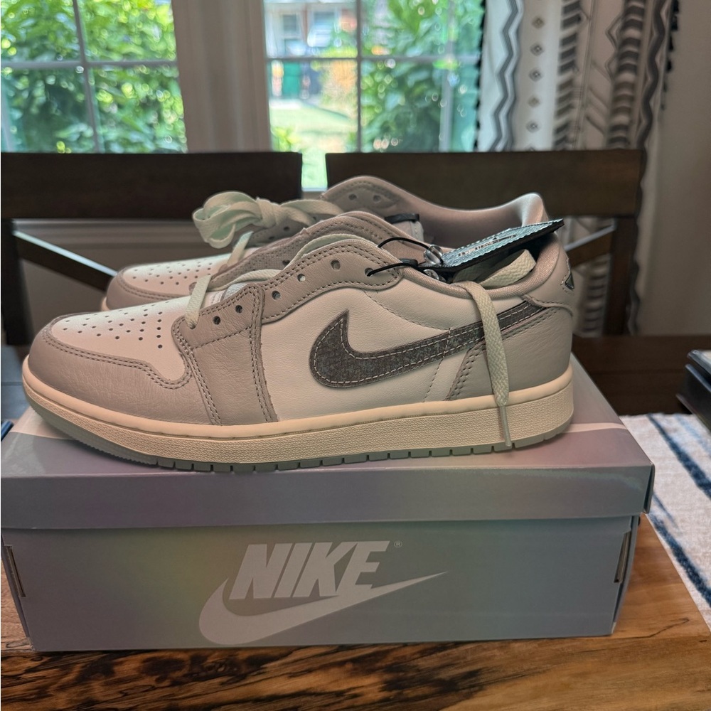 Nike Jordan Lunar Retro OG CNY